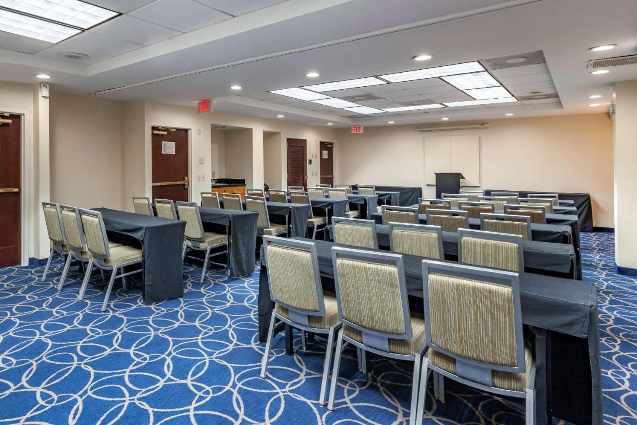 Comfort Inn & Suites Houston I-10 West Energy Corridor Экстерьер фото