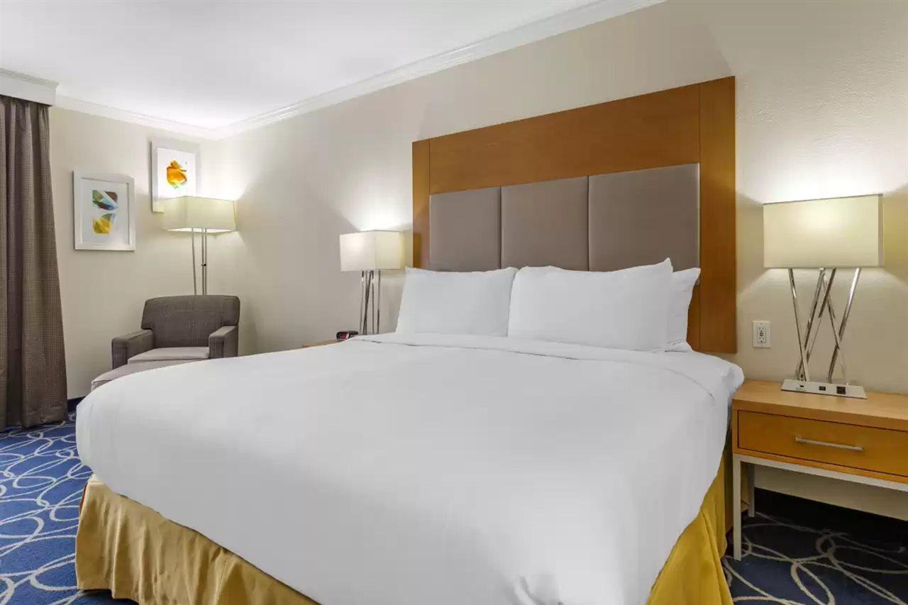 Comfort Inn & Suites Houston I-10 West Energy Corridor Экстерьер фото