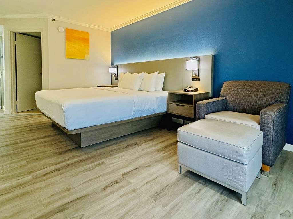 Comfort Inn & Suites Houston I-10 West Energy Corridor Номер фото