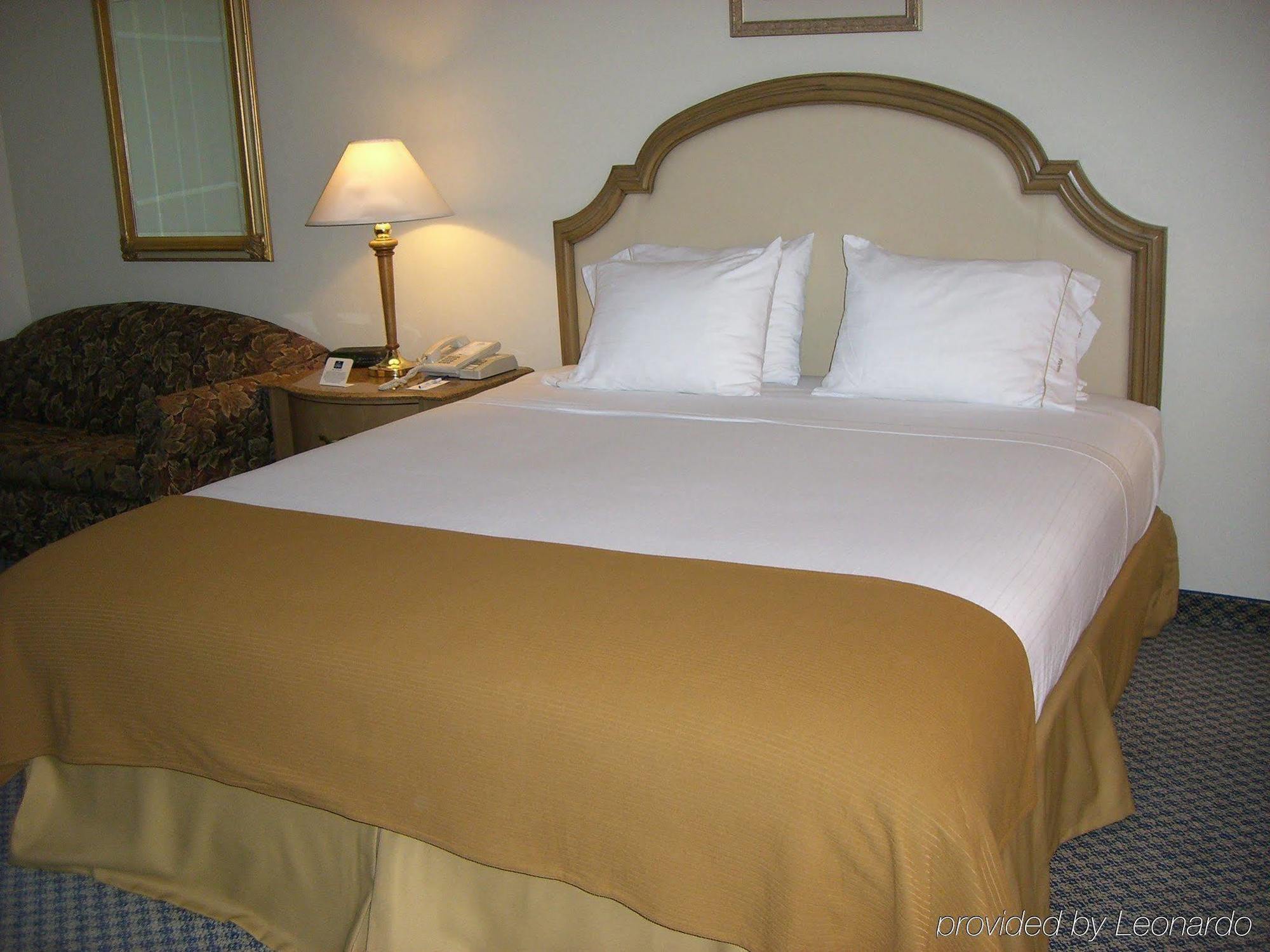 Comfort Inn & Suites Houston I-10 West Energy Corridor Номер фото
